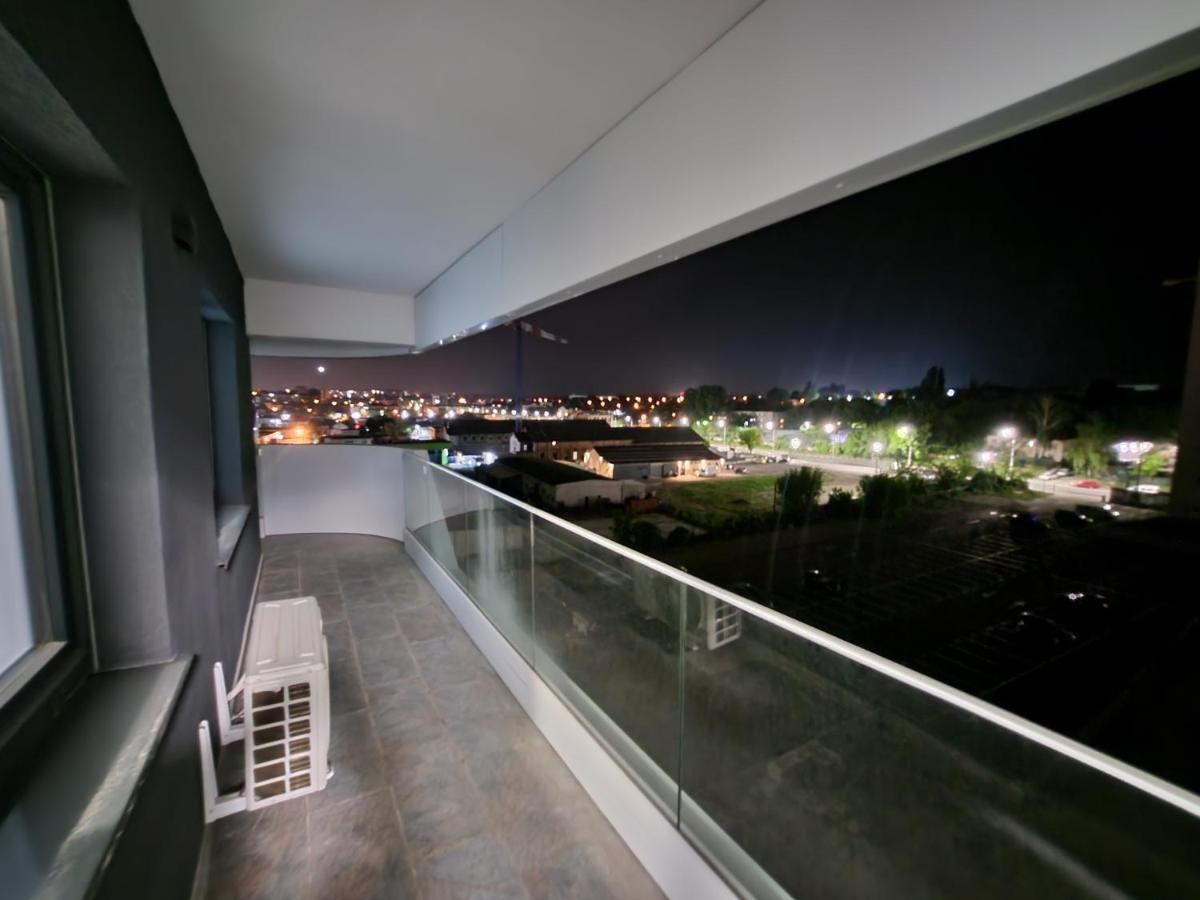 Near Airport 2 Rooms Apartments In Himson Iasi Exteriér fotografie