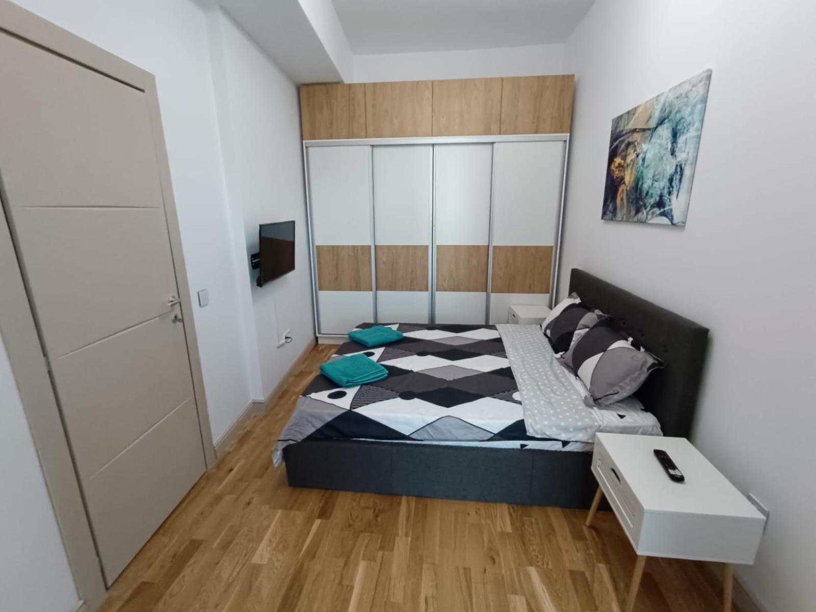 Near Airport 2 Rooms Apartments In Himson Iasi Exteriér fotografie